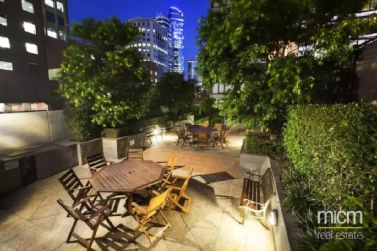 Penthouse Apartment In Melb Cbd Perfect Location ملبورن المظهر الخارجي الصورة