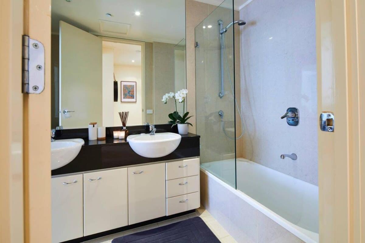 Penthouse Apartment In Melb Cbd Perfect Location ملبورن المظهر الخارجي الصورة